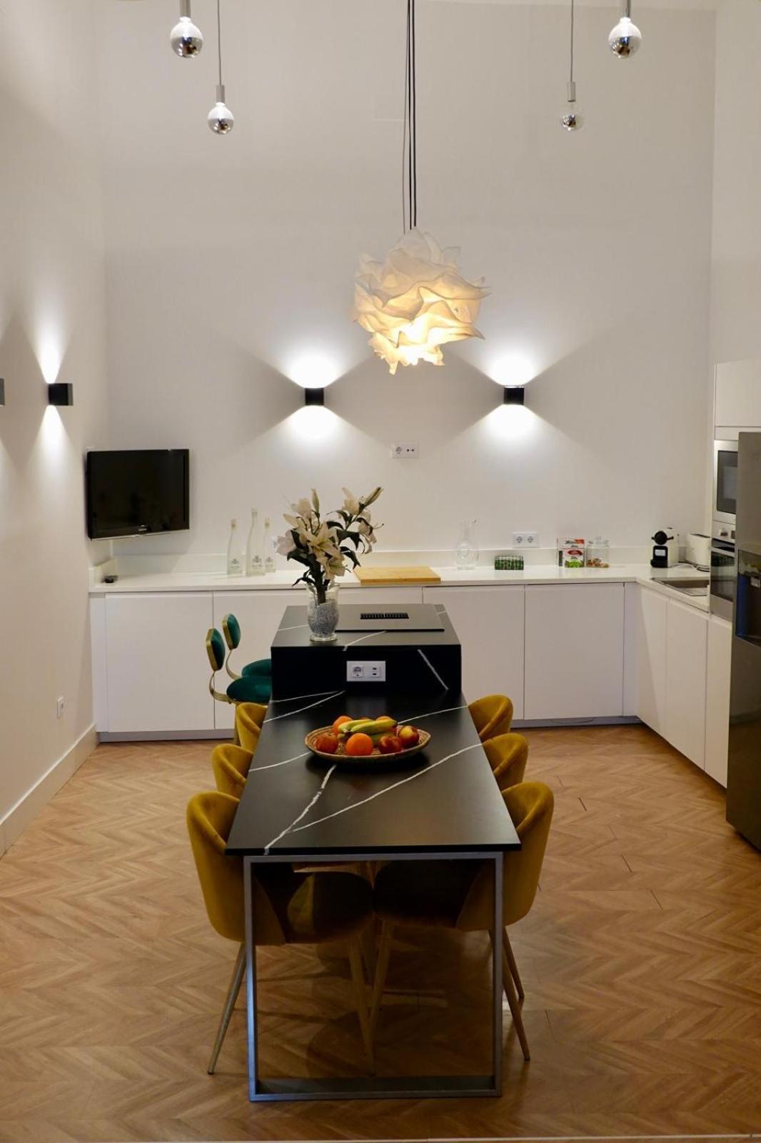 Peral Boutique Apartaments Seville Exterior photo