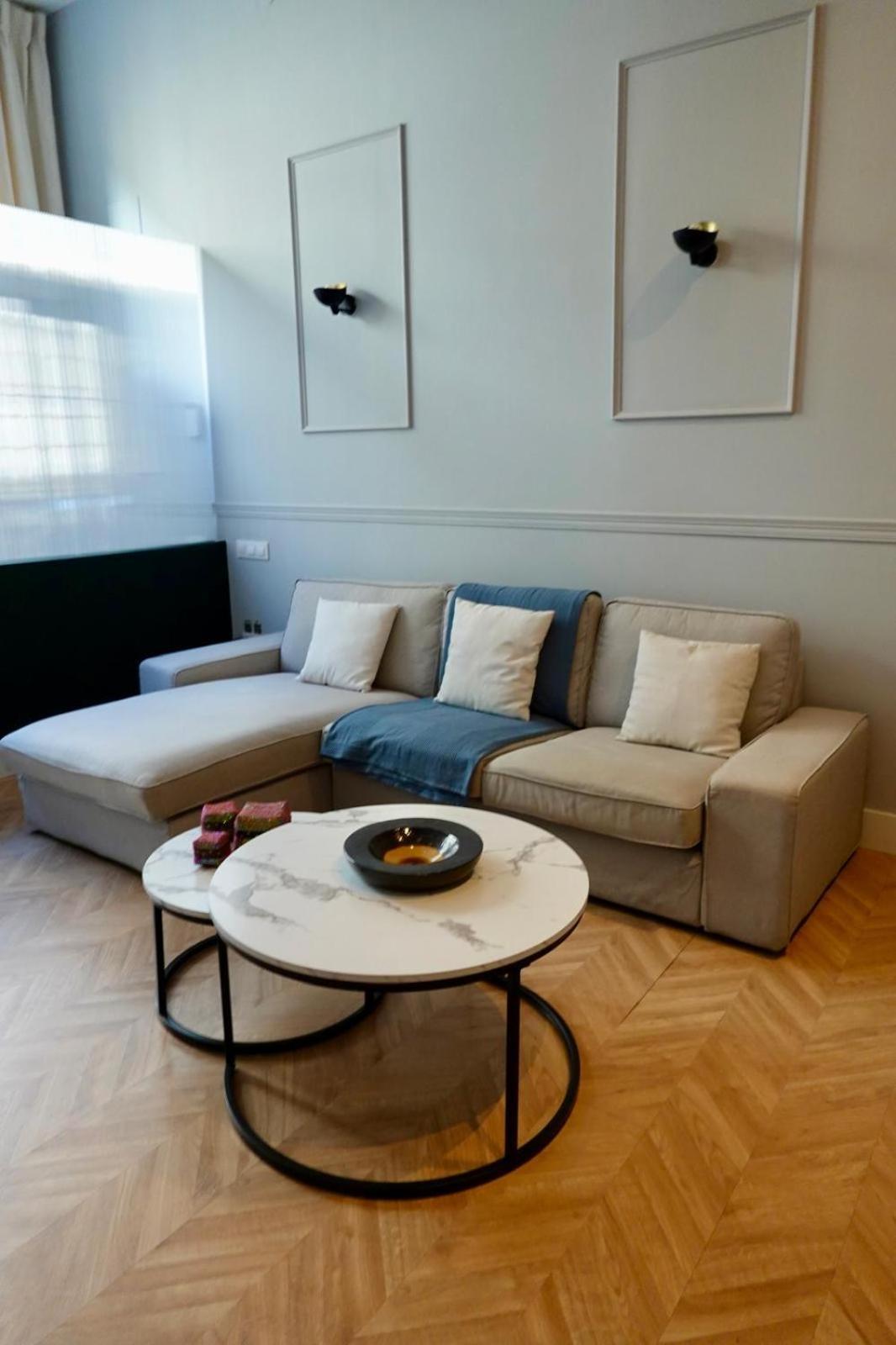 Peral Boutique Apartaments Seville Exterior photo