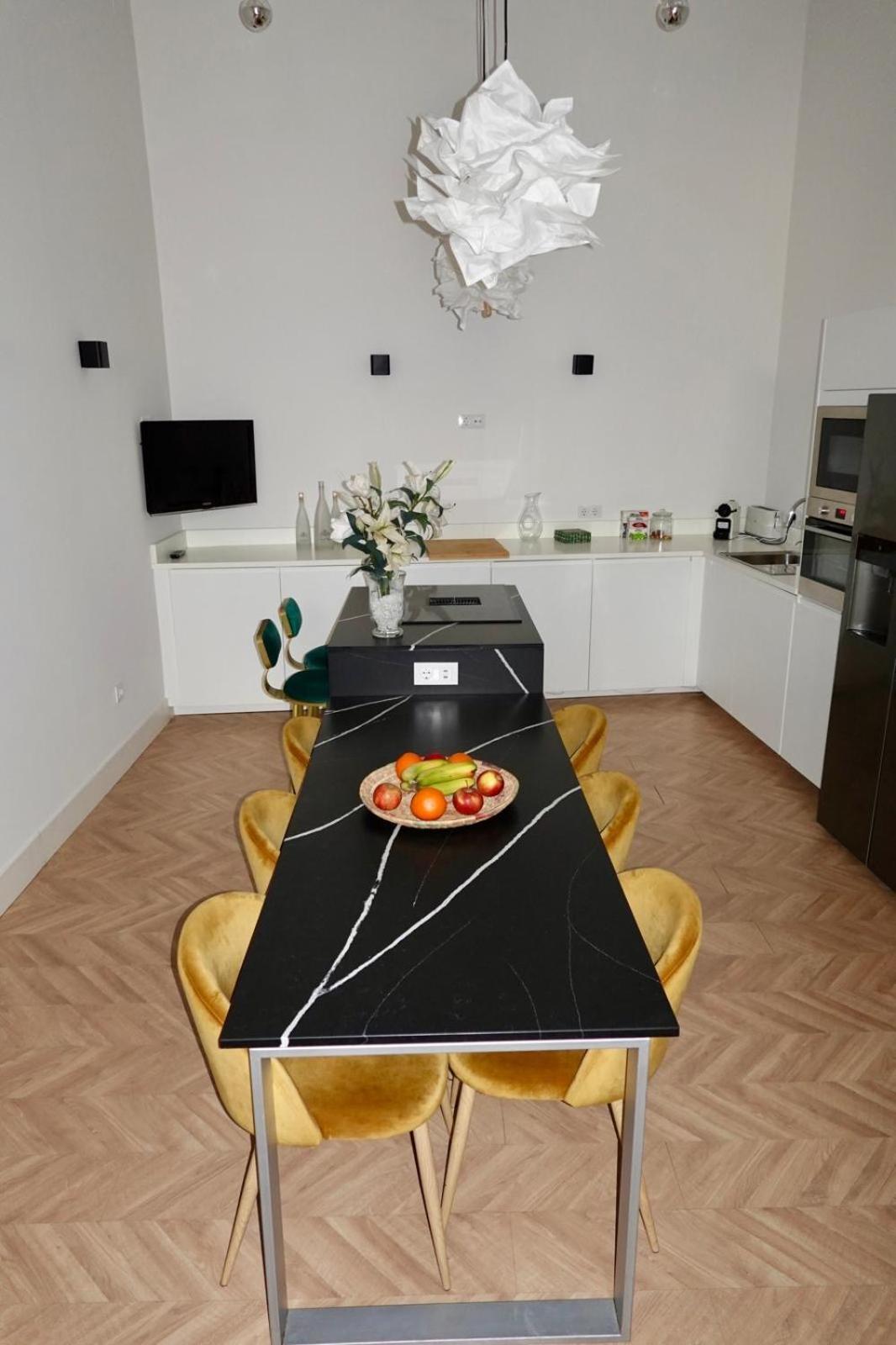 Peral Boutique Apartaments Seville Exterior photo