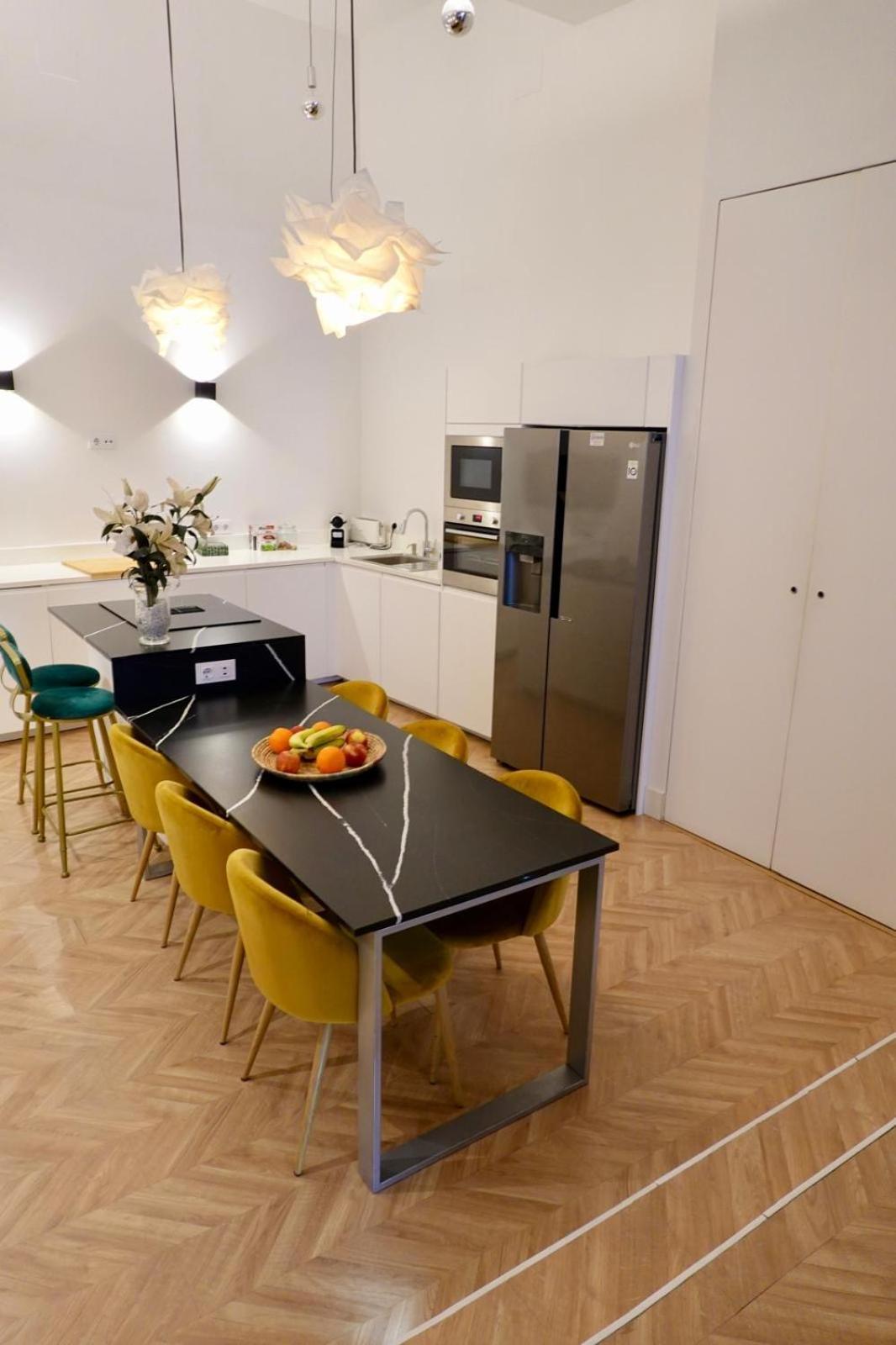 Peral Boutique Apartaments Seville Exterior photo