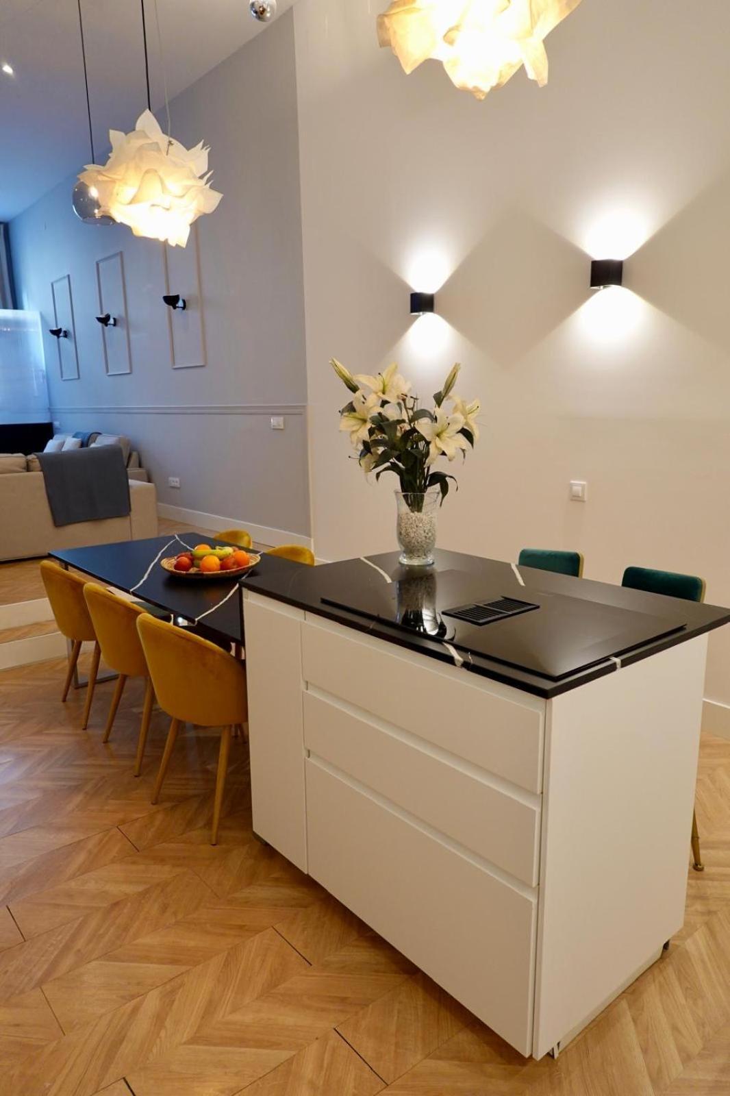 Peral Boutique Apartaments Seville Exterior photo